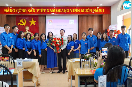 Tưng bừng chào đón Đại hội Đoàn trường THPT Chuyên Nguyễn Trãi nhiệm kỳ 2023 - 2024